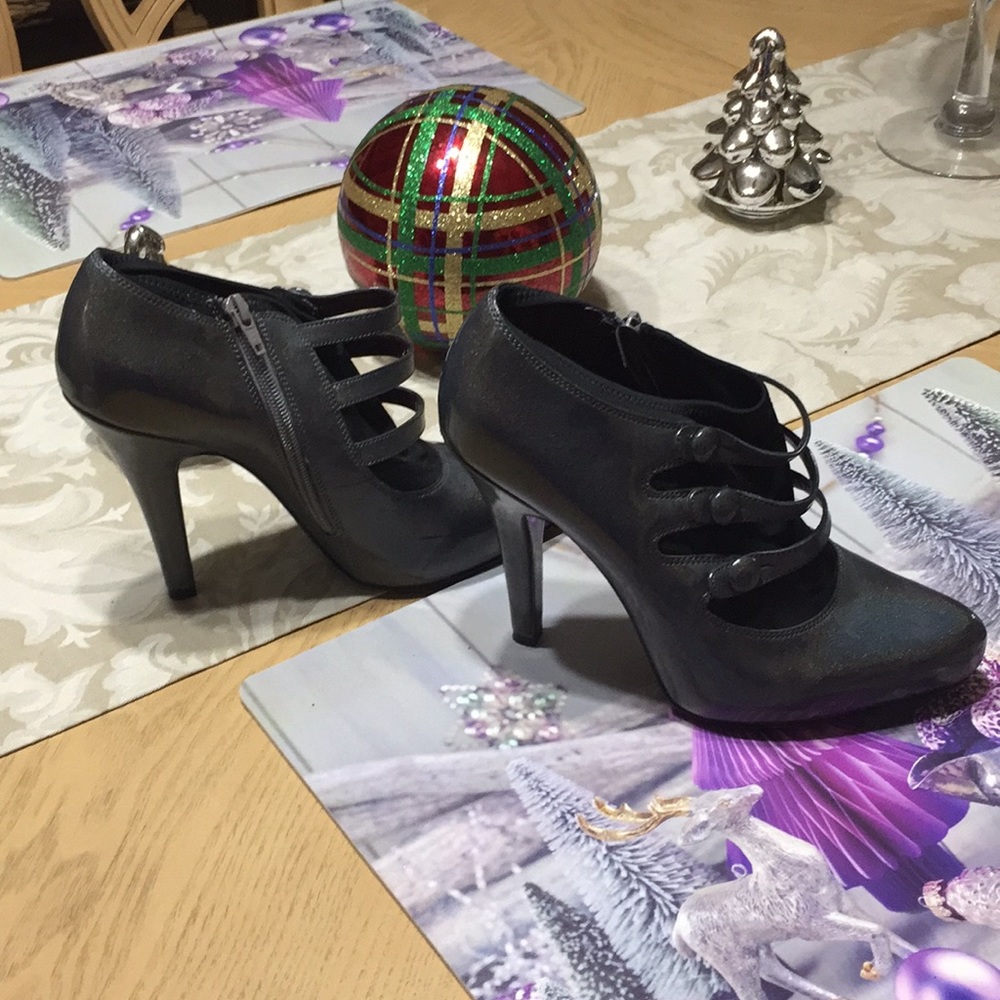 Jessica Simpson shoes size 8.5  high heels 5 inch